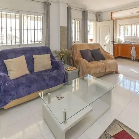 Private With Pool And Amazing Views !