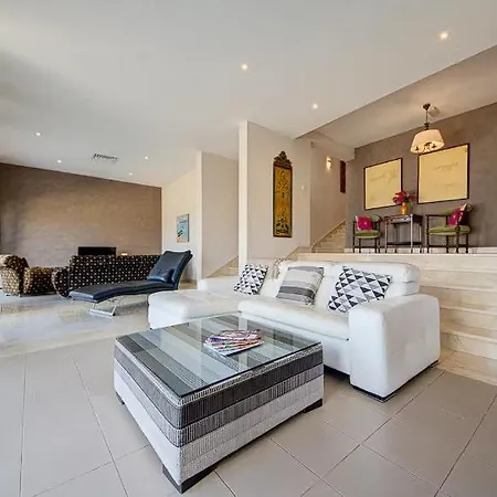 Private With Pool And Amazing Views ! Vendégház Għajn Żejtuna