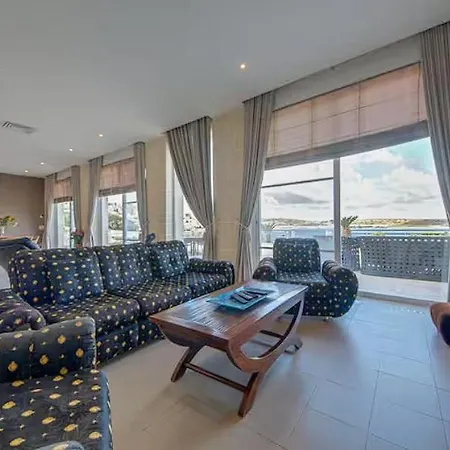 Private With Pool And Amazing Views ! Vendégház Għajn Żejtuna