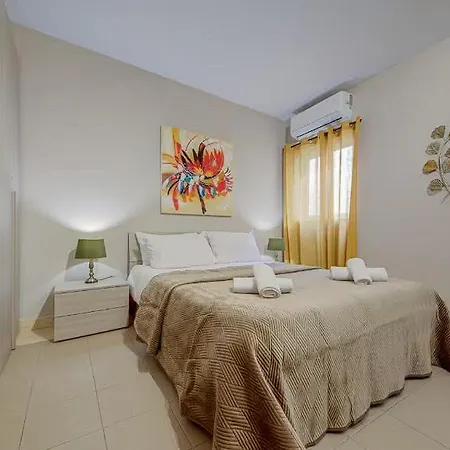 Private With Pool And Amazing Views ! Vendégház Għajn Żejtuna
