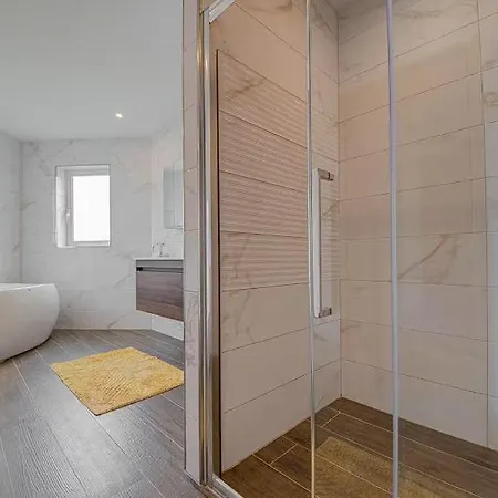 Private With Pool And Amazing Views ! Vendégház Għajn Żejtuna