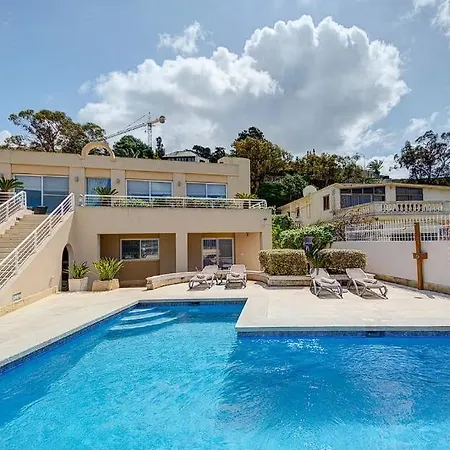 Private With Pool And Amazing Views ! *